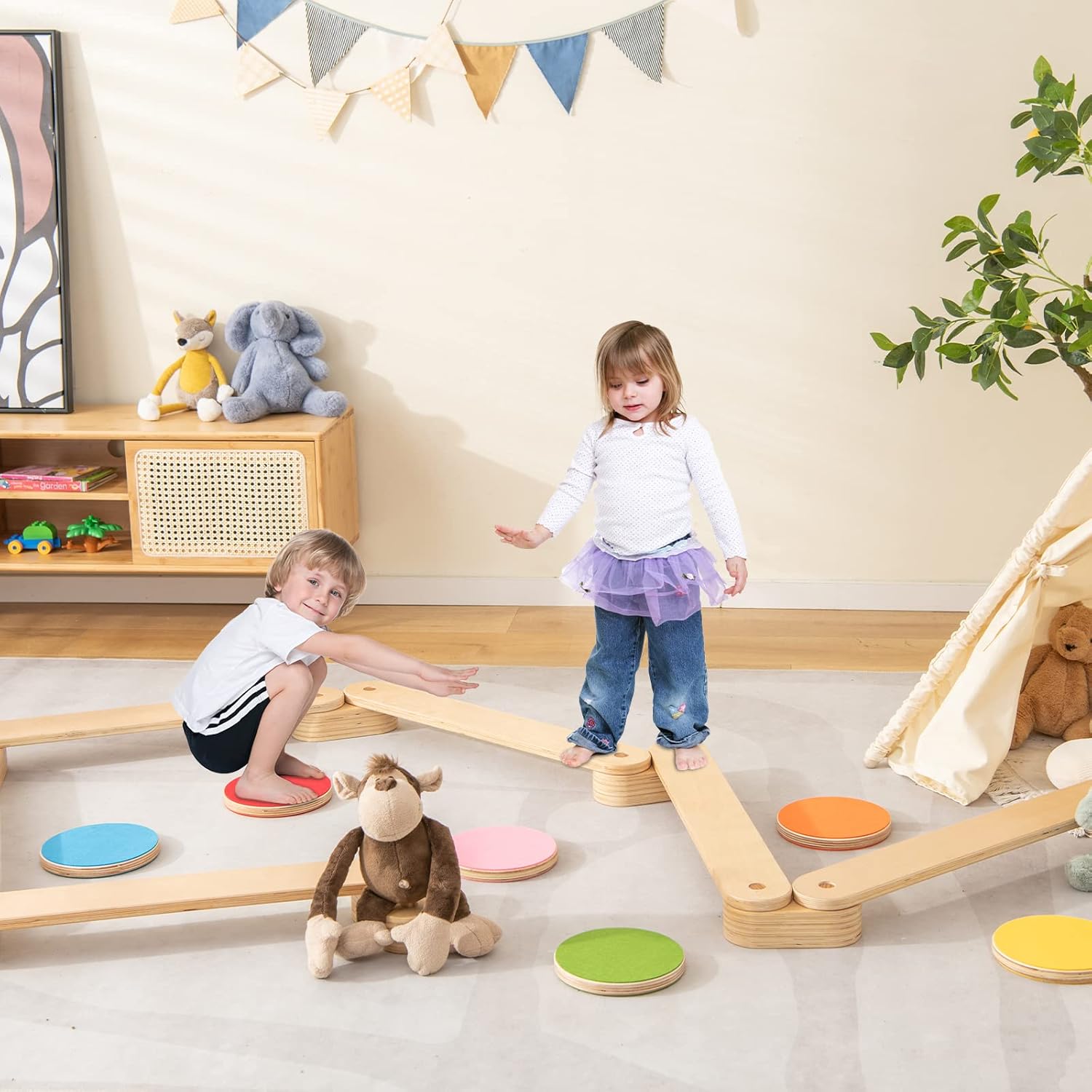 OLAKIDS 12-Piece Kids Wooden Balance Beam Obstacle Course Indoor Outdoor